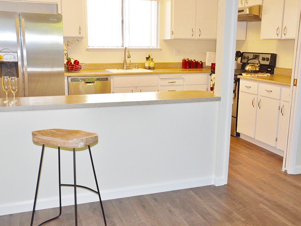 1st image of 2309 Rock St #21