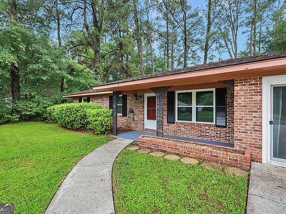 4th image of 9 Austin Dr