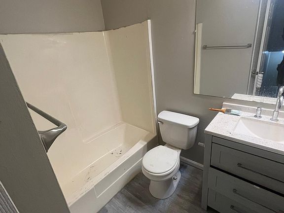 5th image of 6354 Shannon Pkwy Unit 28A