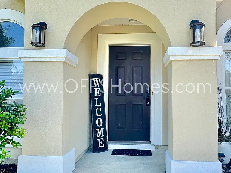 2426 Houston Cir — Photo 3