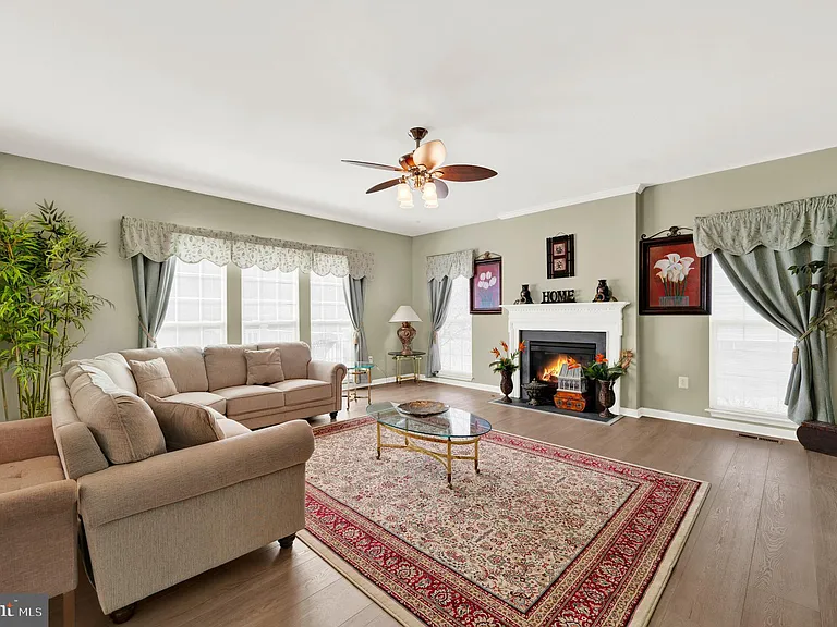 533 Rubens Cir — Photo 10