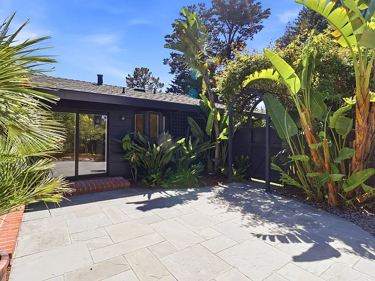 820 Eucalyptus Ave — Photo 50