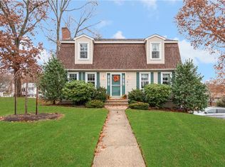6 Pat Dr, Lincoln, RI 02865