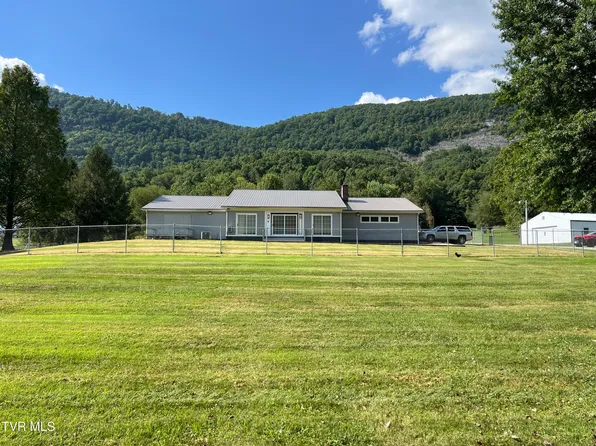 3511 Sunray Ln, Big Stone Gap, VA 24219