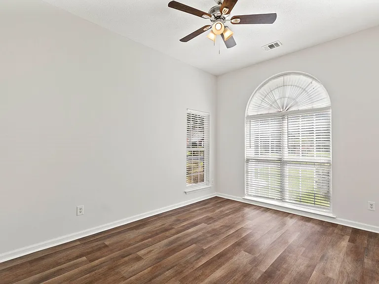 371 Marshview Dr — Photo 26