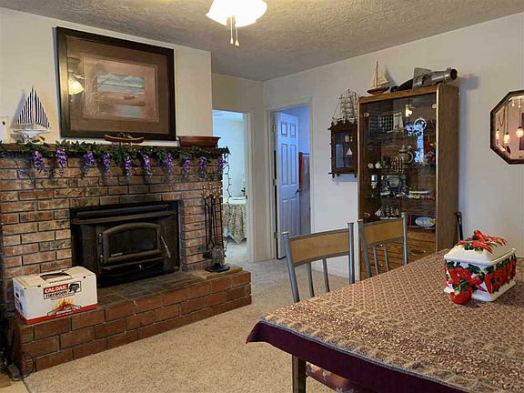 4th image of 220 Pamela Dr