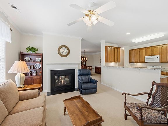 4th image of 332 Indian Elm Ln