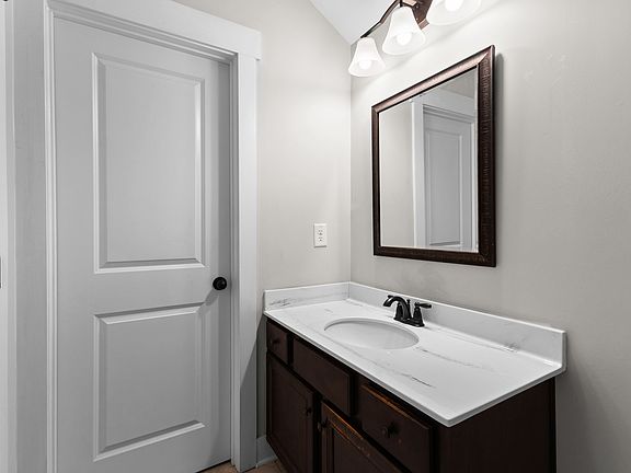 5th image of 100 Amberton Ln