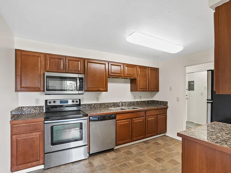 1418 W 6th Ave #203 — Photo 8