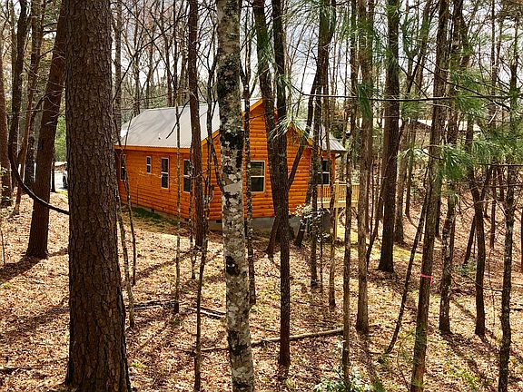 Beautiful 1 acre lot