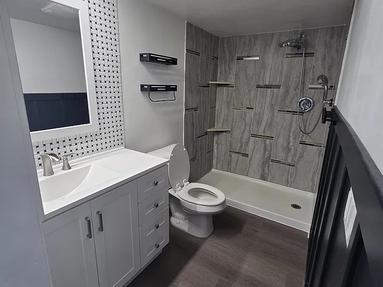 4020 Hoyt Ave — Photo 10