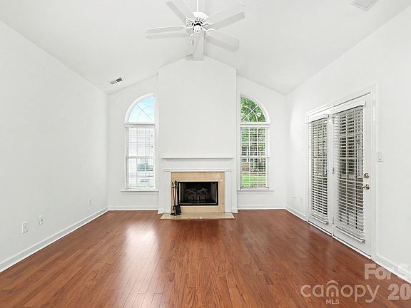 4th image of 9807 Whispering Willow Ct