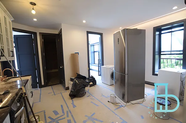 Rented by Miron Realty Group | media 5