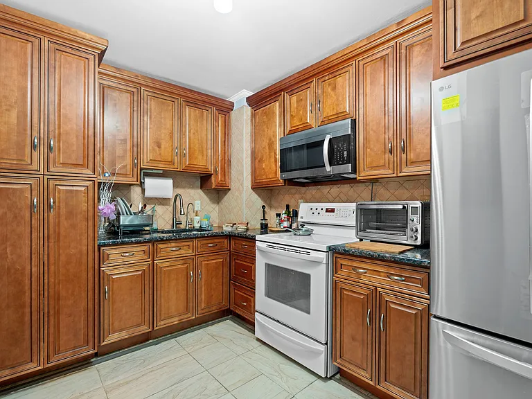 1111 River Rd #C32 — Photo 11