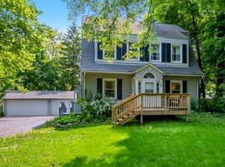 817 Rogers Rd, Gurnee, IL 60031