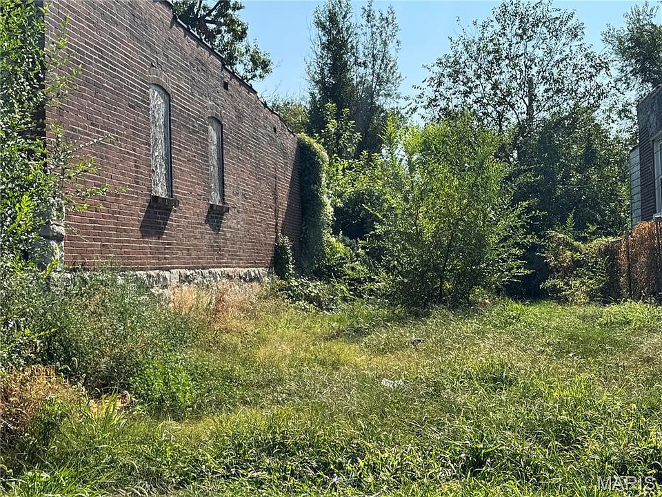 2nd image of 3130 Whittier St