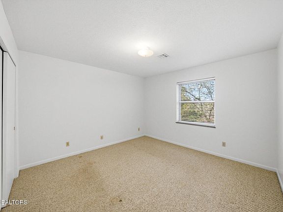 3rd image of 241 Crowfield Rd