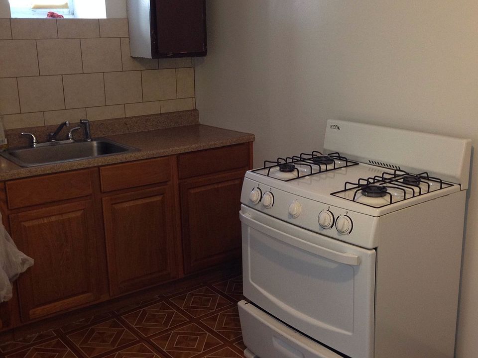 2nd image of 480 E 26th St