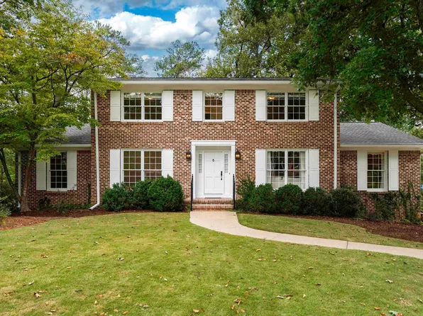 1281 Branchwater Ln, Vestavia, AL 35216