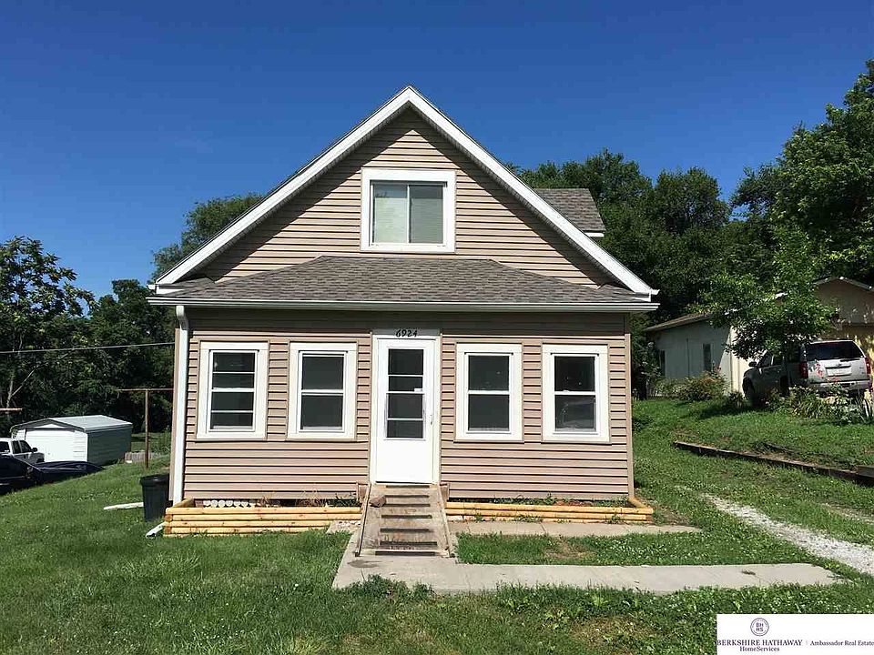 1st image of 6924 S 42nd St