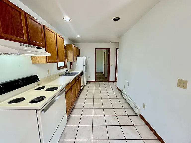 415 Ballard St — Photo 2