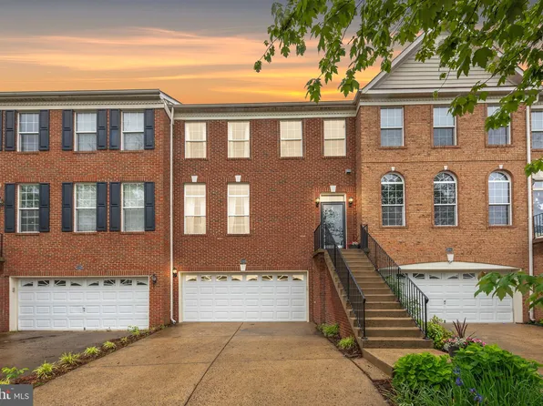 25505 Beresford Dr, Chantilly, VA 20152