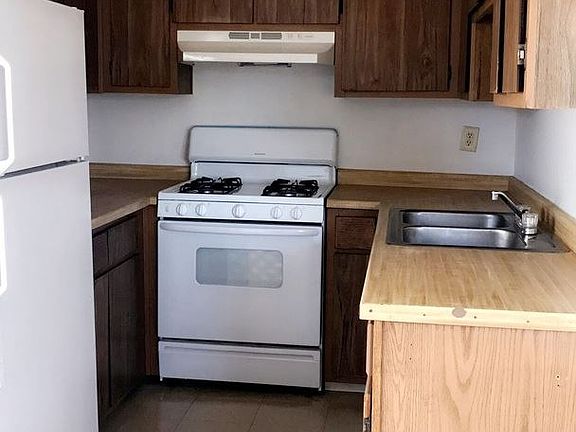 2nd image of 504 Pennsylvania St SE APT 1
