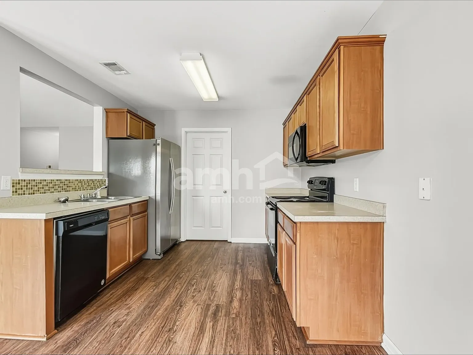 3 bed, 2.0 bath, 1378 sqft, $2,000 — Photo 4