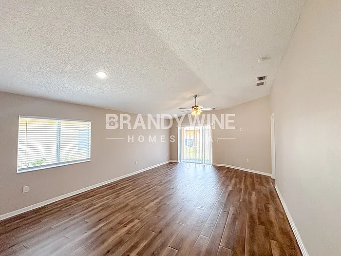 11750 Lynmoor Dr — Photo 6