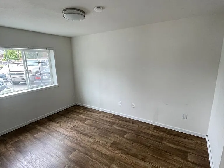 277 Main Ave — Photo 5