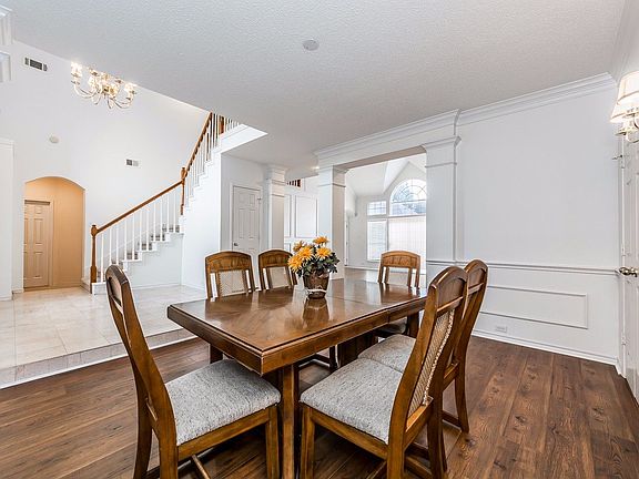 4th image of 2104 Cannes Dr