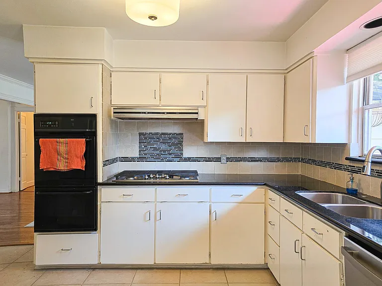 9507 Meadowbriar Ln — Photo 12