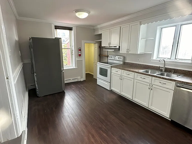 144 Beech St — Photo 7