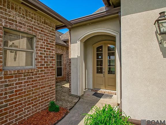 4th image of 8602 Foxfield Dr
