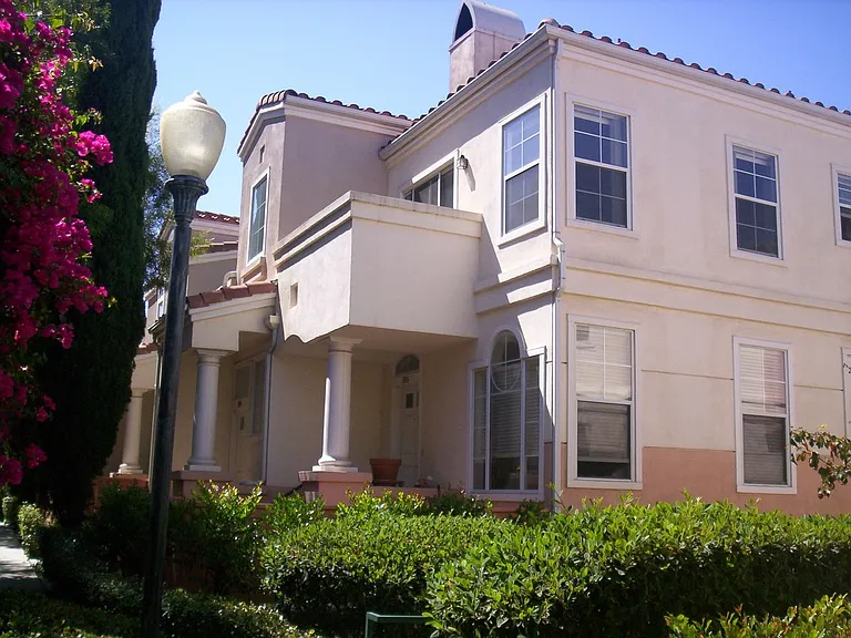 1014 S Rossano Way — Photo 2