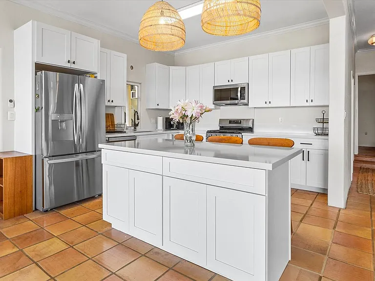 1512 Halekoa Dr #B — Photo 6