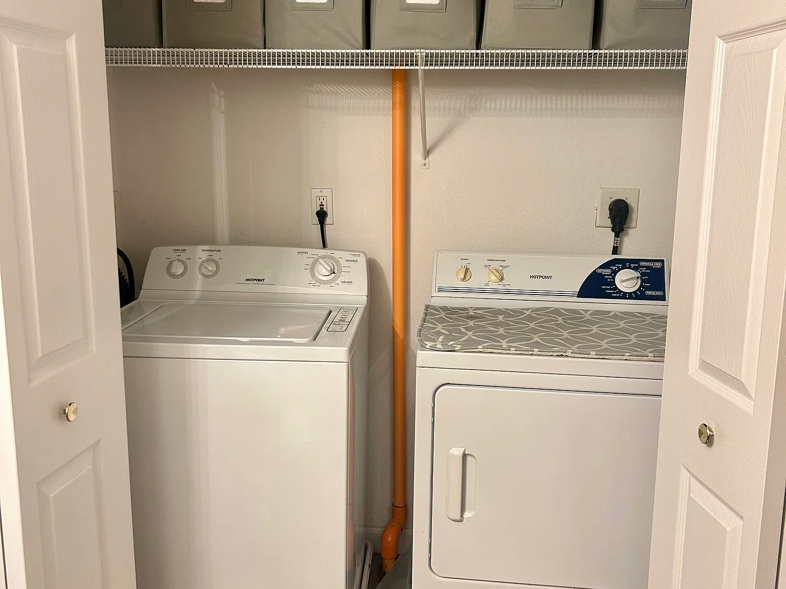 2 bed, 1.5 bath, 1200 sqft, $2,400 — Photo 3