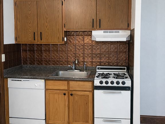 5th image of 718 4th St SE APT 9