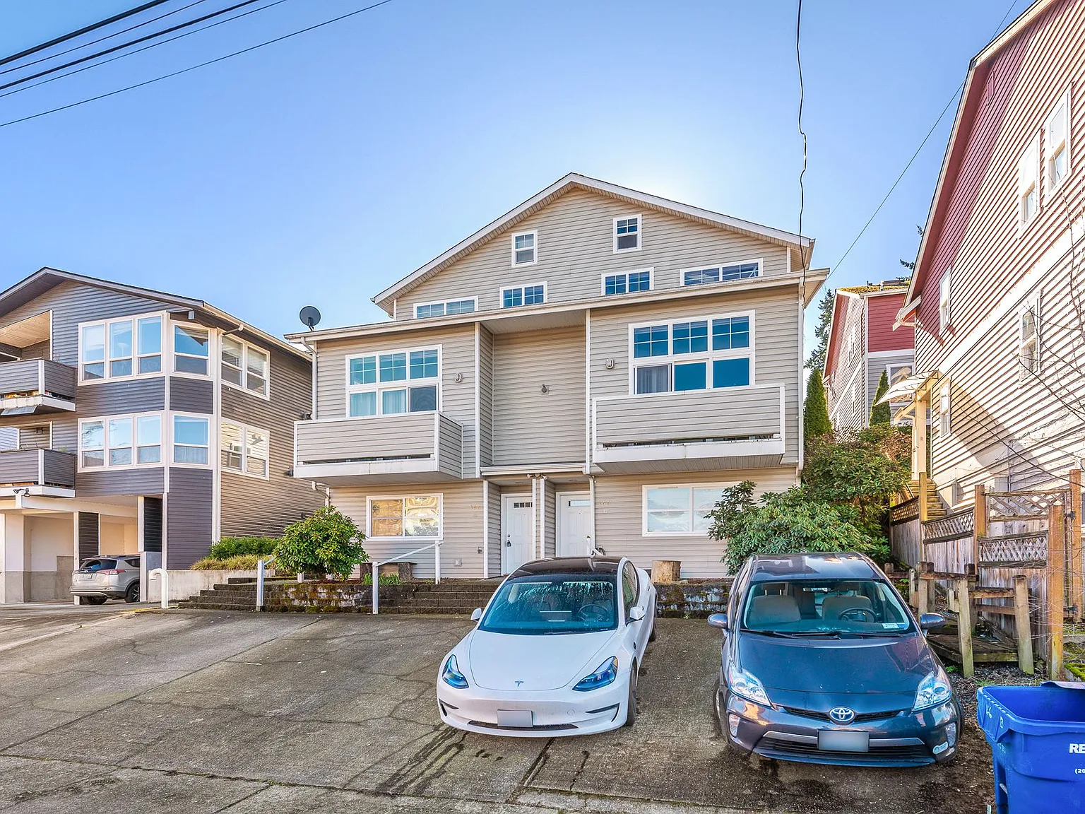 Beautiful 3-Bedroom Townhome with In-Unit Washer/Dryer, Off-Street Parking & Convenient Queen Ann... — Photo 1
