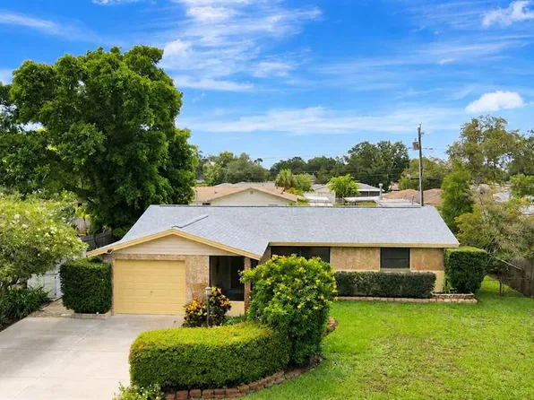 8165 Lark St, Seminole, FL 33777