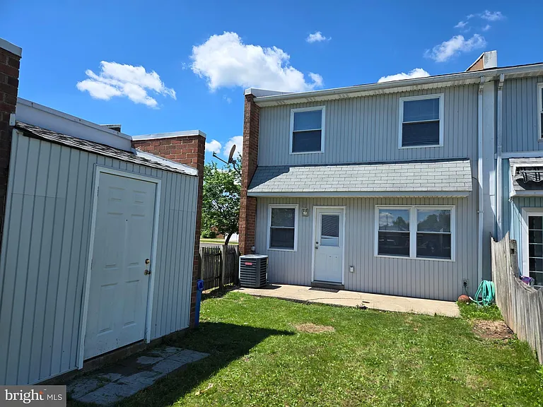 258 Violet Ct — Photo 2