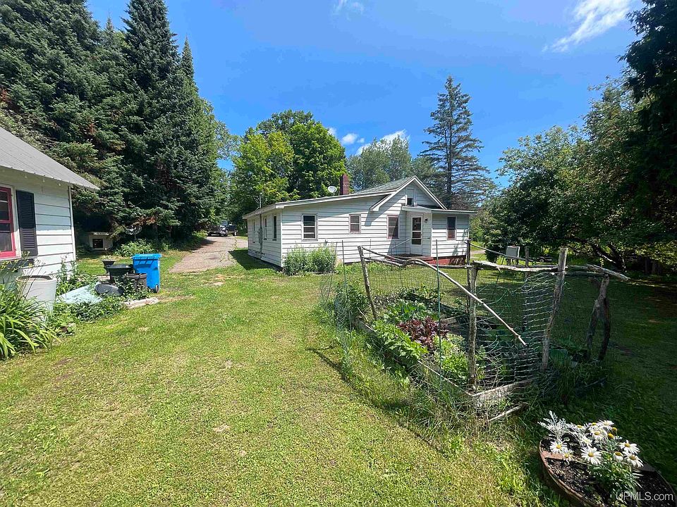 2530 Division St, Marquette, MI 49855 Zillow