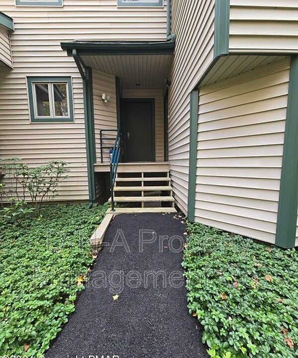 1st image of 352 Hollow Rd Unit 11
