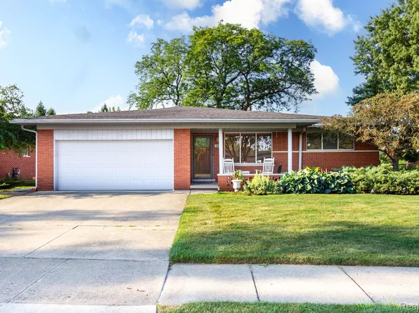 13332 Martin Rd, Warren, MI 48088