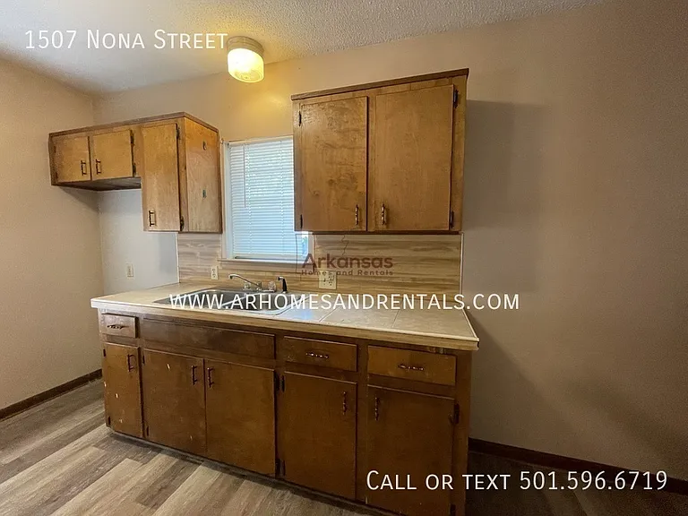 1507 Nona St — Photo 11