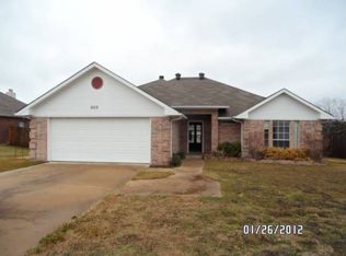903 E Oneal St, Wills Pt, TX 75169