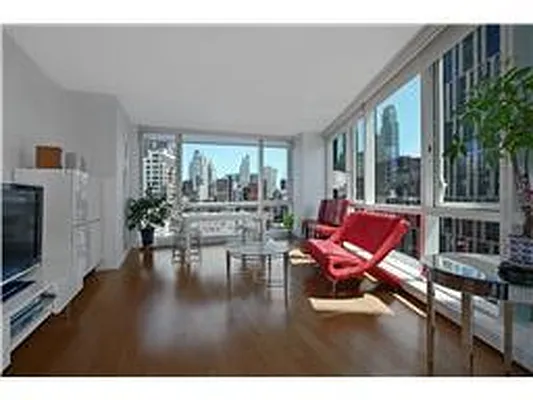 Rented by Douglas Elliman | media 17