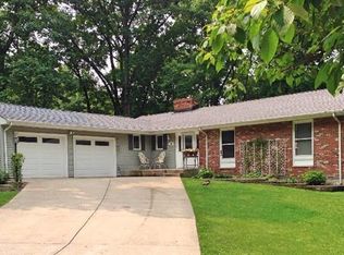 1950 Lawndale Dr, Valparaiso, IN 46383