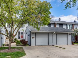 234 Driftwood Ln, Bloomingdale, IL