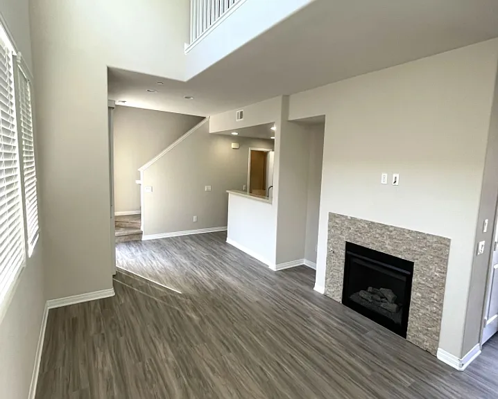 Costa Pointe Luxury 3-4 Bedroom Townhomes — Photo 3
